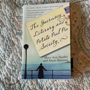 The Guernsey Literary and Potato Peel Pie Society Book